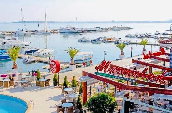 Dolce Vita Sea View Apartment Święty Włas Zewnętrze zdjęcie