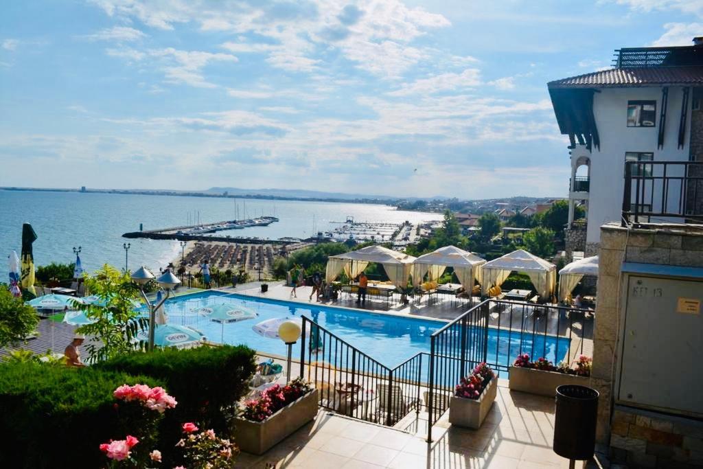 Dolce Vita Sea View Apartment Święty Włas Zewnętrze zdjęcie